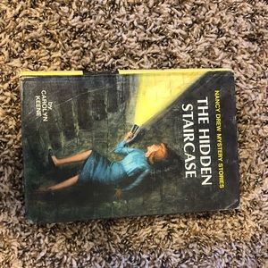 5 Vintage Nancy Drew Books
